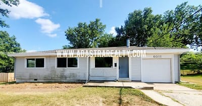 6011 N Forest Ave - Gladstone, MO
