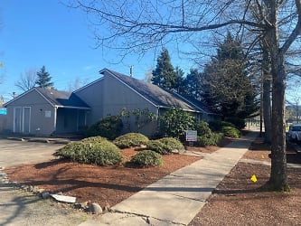889 W 13th Ave - Eugene, OR