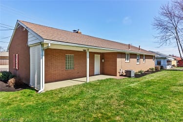 4530 8th St NW - Canton, OH