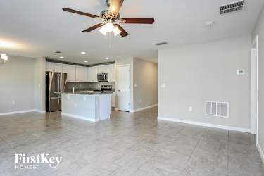 421 Earhart Drive - Davenport, FL