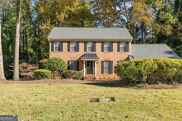 766 Chesterfield Dr - Lawrenceville, GA