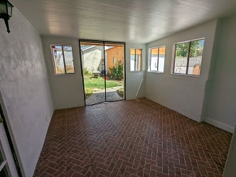 6619 Willoughby Ave - Los Angeles, CA