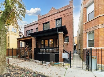 2630 N Fairfield Ave #1F - Chicago, IL