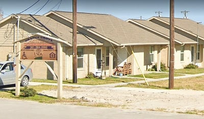 520 E Orange Ave unit 102 - Orange Grove, TX