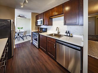 Riley Towers Apartments &Townhomes - Indianapolis, IN