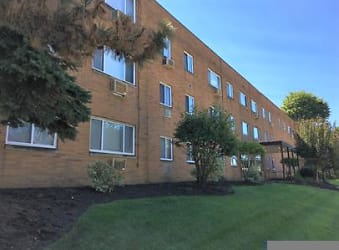3880 Mayfield Rd unit 2012 - Cleveland Heights, OH