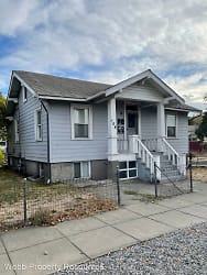 104 SW Goodwin Ave - Pendleton, OR
