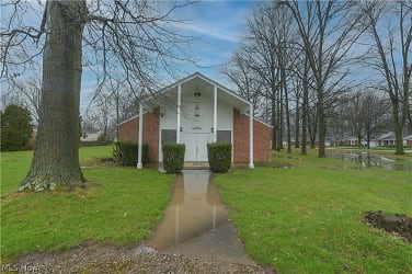 2939 Walter Rd - North Olmsted, OH