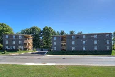 Blacksburg Homestay Village-311 Apartments - Blacksburg, VA