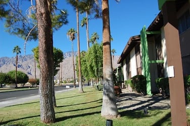 Tahquitz Court Apartments - Palm Springs, CA