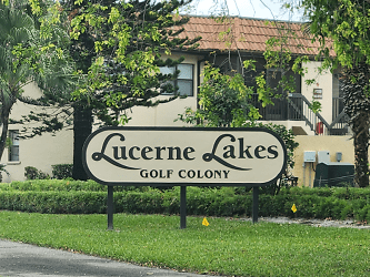 4570 Lucerne Lakes Blvd W - Greenacres, FL