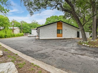 3105 Glen Ora Street Apartments - Austin, TX