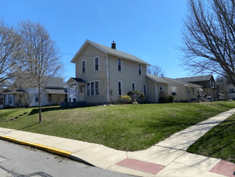 302 E Reed Ave - Bowling Green, OH