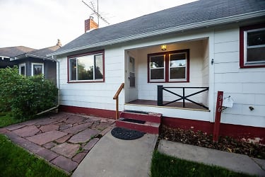 916 Akin Ave - Fort Collins, CO