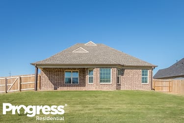 2805 S Cherry Dr - Southaven, MS