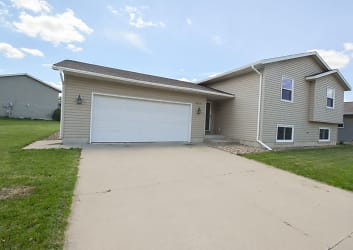 4618 Ruby Ln NW - Rochester, MN