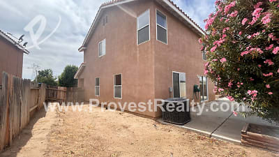 14727 Carter Rd - Victorville, CA