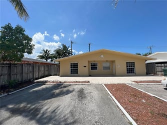 311 NW 57th St #1 - Oakland Park, FL