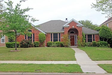 8912 Clear Sky Dr - Plano, TX
