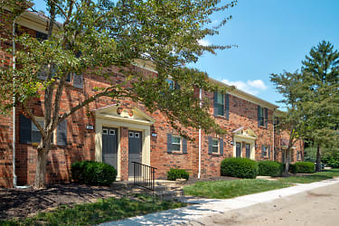 Greenwood Oaks Apartments - Greenwood, IN