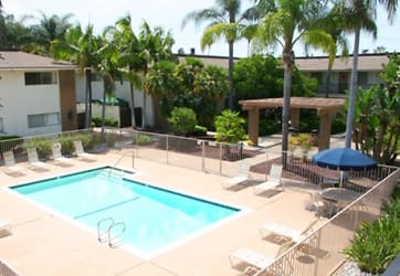 Villa Del Rey Apartments - Anaheim, CA