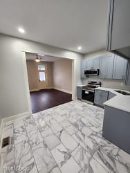 Newly Renovated Apartment In The Grove - Saint Louis, MO