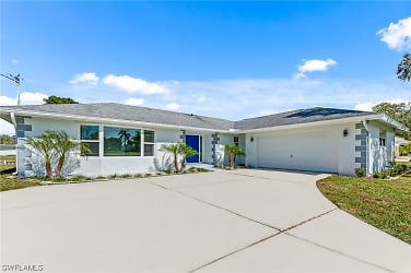 1729 Cascade Way - North Fort Myers, FL