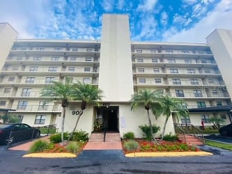 900 Cove Cay Dr #3E - Clearwater, FL