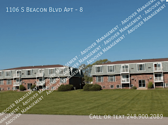 1106 S Beacon Blvd unit 8 - Grand Haven, MI