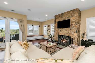 46 Mountainside Ave - Atlantic Highlands, NJ
