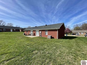61 Stanford Dr - Murray, KY