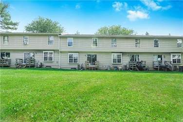 873 Maryland Ct - Fullerton, PA