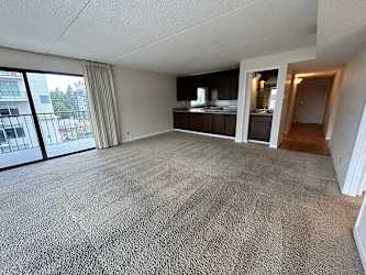 Lake Tower Apartments - Coeur D Alene, ID