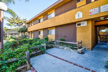 Palm Gate Apartments - South Gate, CA