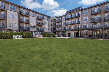 The Canal Apartments & Townhomes - Farmers Branch, TX