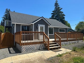 1261 2nd Ave - Sweet Home, OR