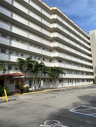 1075 NE Miami Gardens Dr #211 - Miami, FL