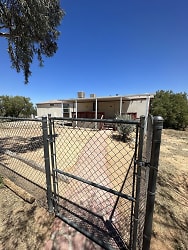 6873 W Pima Mine Rd - Sahuarita, AZ