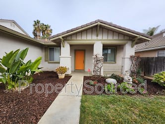 540 Red Robin Dr - Patterson, CA