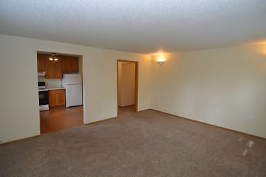 1622 N. 5th St. Apartments - Grand Forks, ND