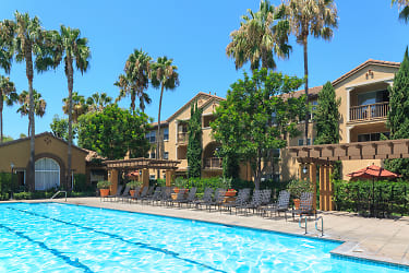 Estancia Apartment Homes - Irvine, CA