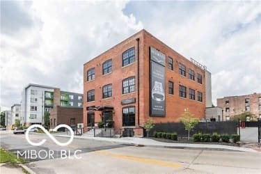 740 E North St #201 - Indianapolis, IN
