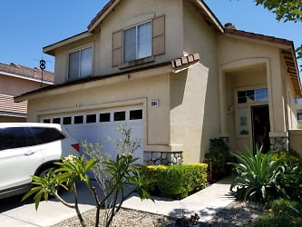 1084 Forester Dr - Corona, CA