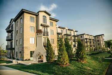 Verona Park Apartments - Bloomington, IN