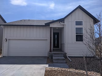 6610 4th St Rd - Greeley, CO