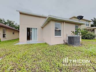 10326 Avelar Ridge Drive - Riverview, FL