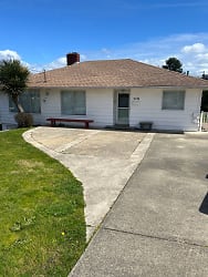 2159 Meade Ave - North Bend, OR
