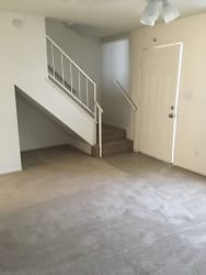 Teal Townhomes Apartments - Bakersfield, CA