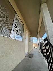 441 S Bridge St unit D - Visalia, CA