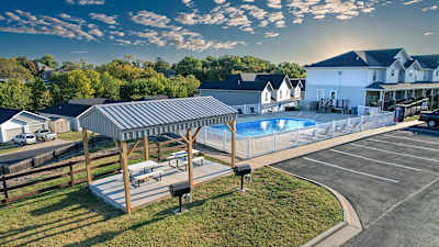 Spring Valley Apartments - Nixa, MO